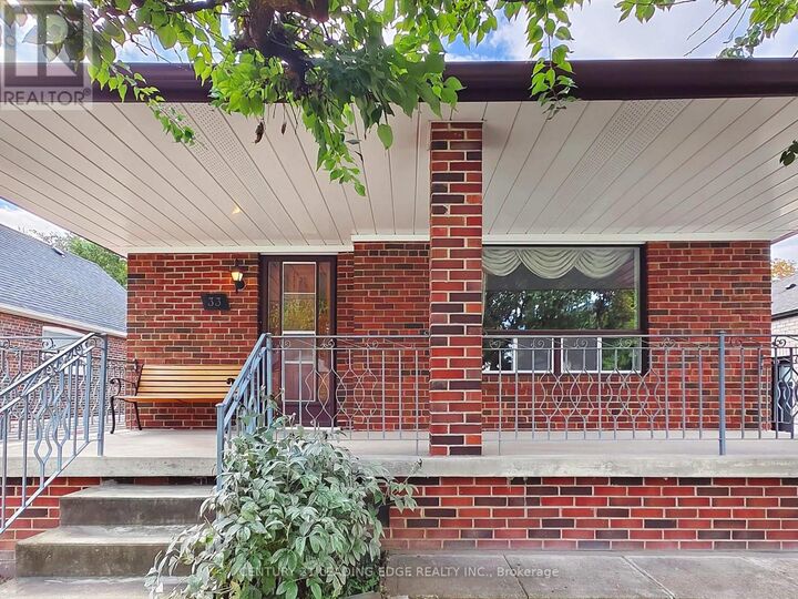 Property Photo:  33 Monarchdale Avenue  ON M6M 2S6 