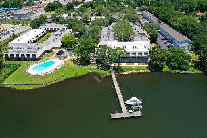 Property Photo:  210 Pelham Road 110C  FL 32547 
