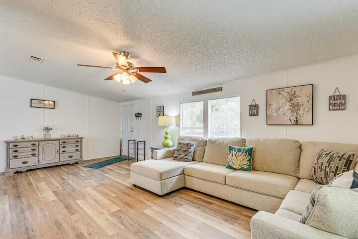 Property Photo: 5658 Charter Circle FL 32563