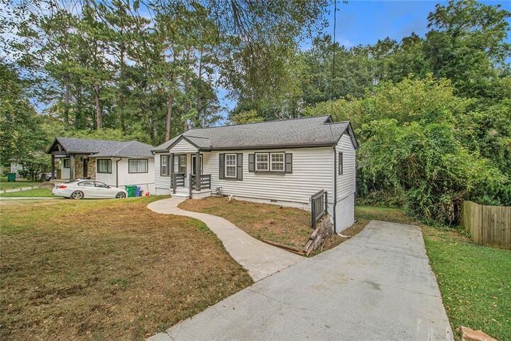 Property Photo: 1884 Meadow Lane GA 30032