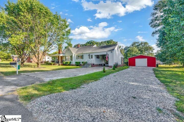 Property Photo: 121 Anderson Avenue SC 29372