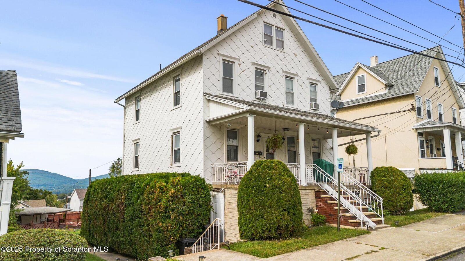 Property Photo:  410 Smith Street  PA 18512 