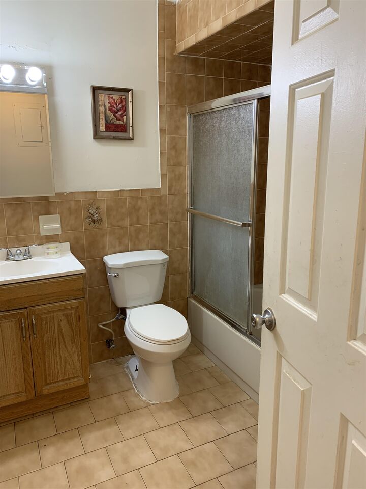 Property Photo:  56 Poplar St 1  NJ 07307 