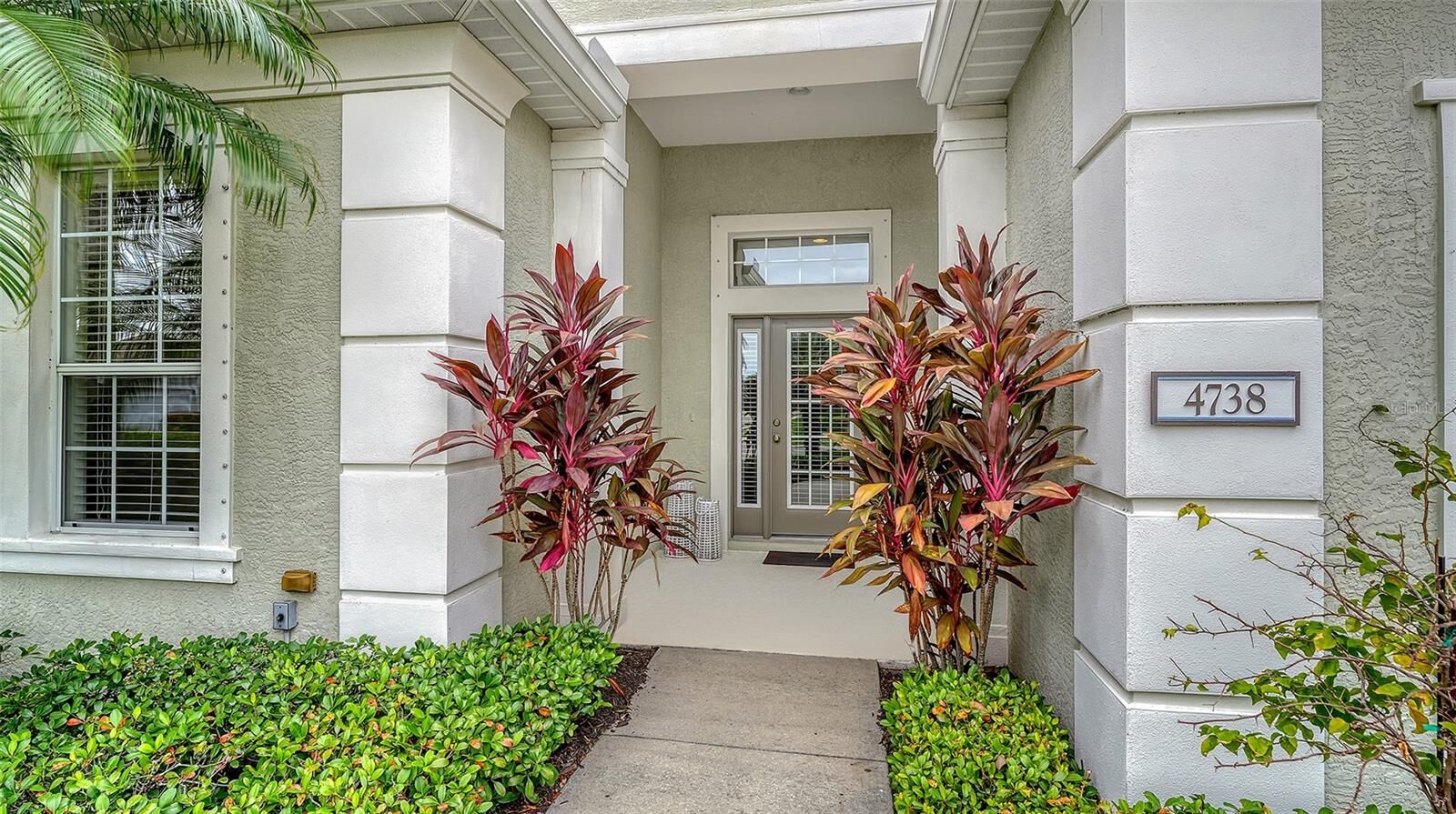 Property Photo:  4738 Claremont Park Drive  FL 34211 