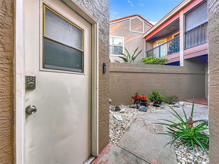 Property Photo: 709 Lighthouse Court FL 32714
