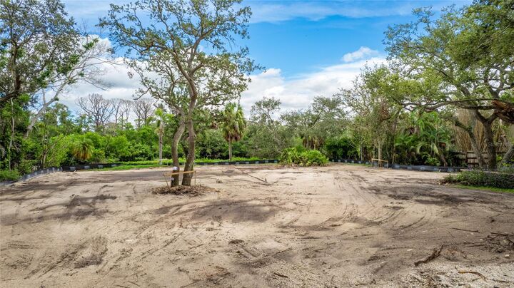 Property Photo:  7247 Turnstone Road  FL 34242 