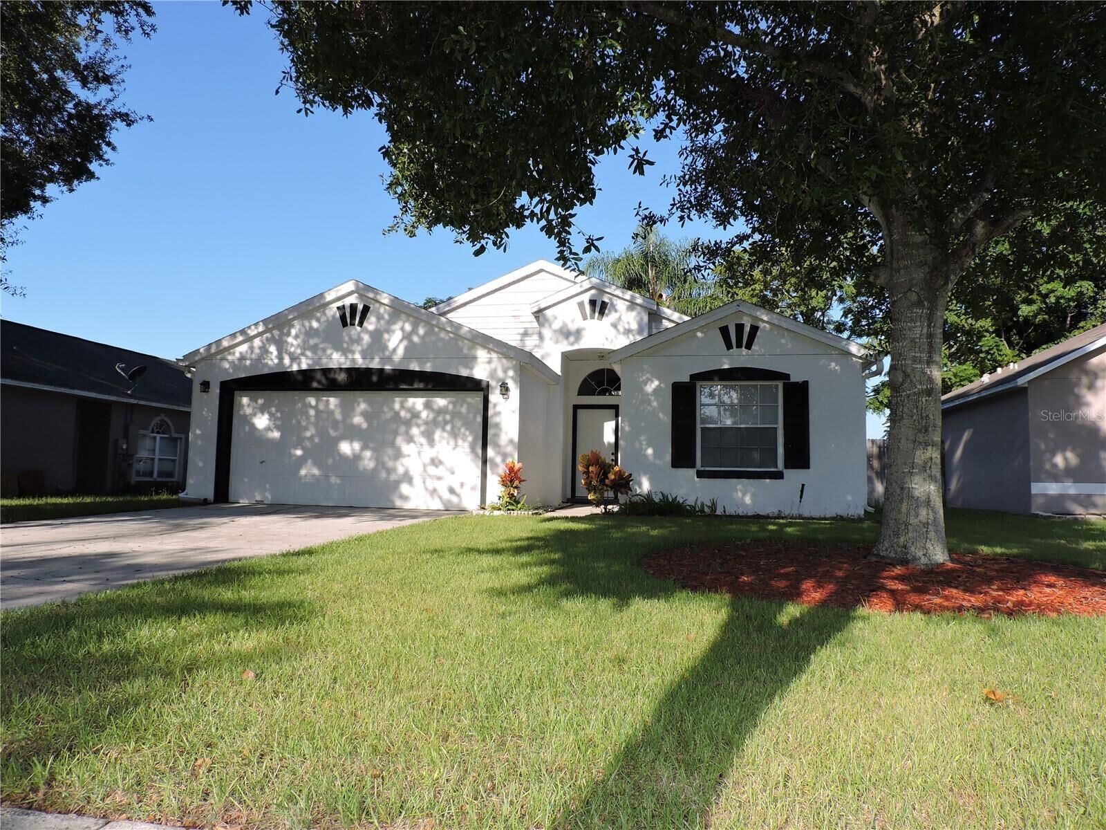 Property Photo: 464 Breezeway Drive FL 32712