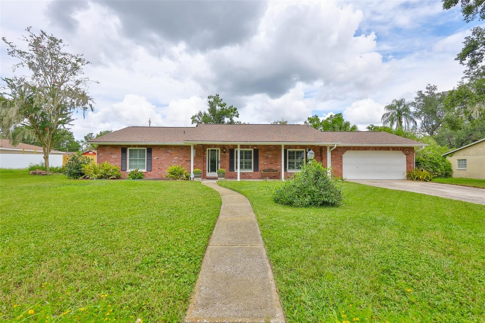 Property Photo:  1408 Moss Laden Court  FL 33511 