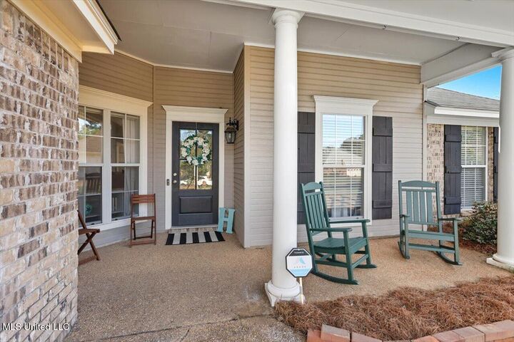 Property Photo:  402 Bedford Place  MS 39047 