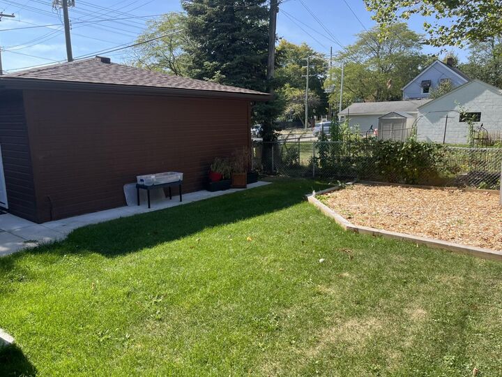 Property Photo:  795 Grosse Pointe Court  MI 48230 