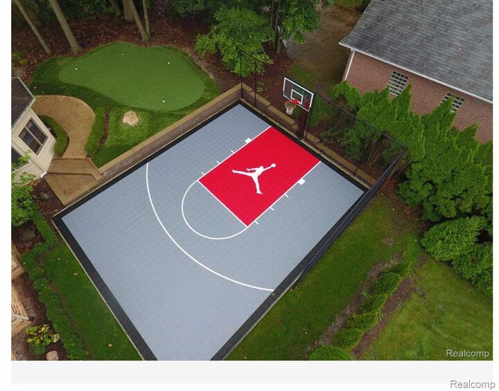 Property Photo:  1615 Redbud Drive  MI 48098 1969 