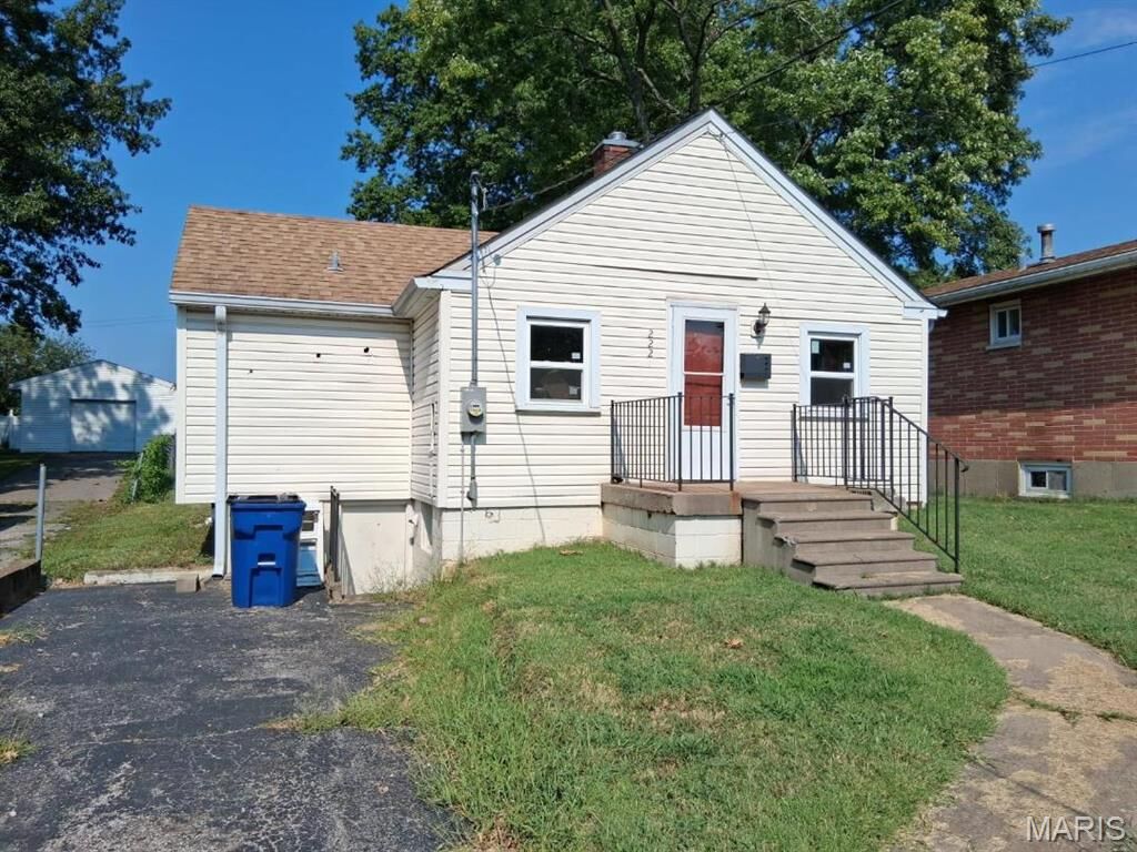 Property Photo: 2221 Wolter Avenue MO 63114