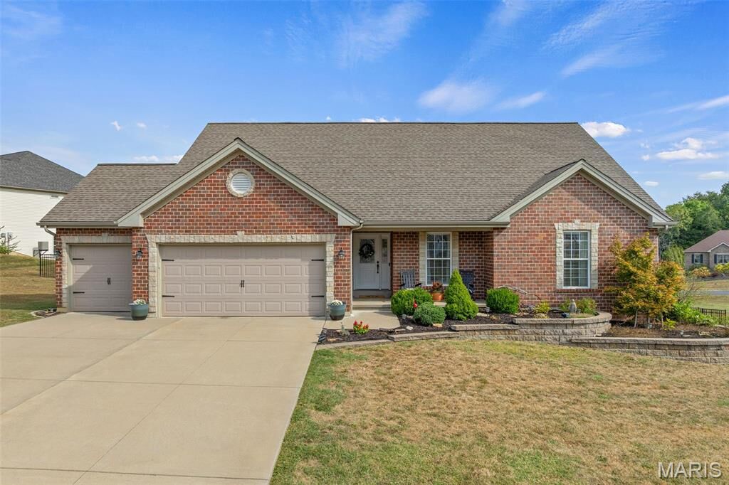 Property Photo:  419 Gnarlyvine Court  MO 63090 