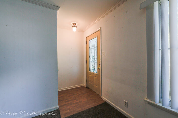 Property Photo: 916 Albert Avenue IL 60178