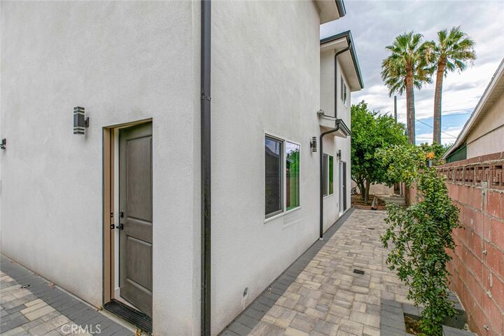 Property Photo:  8157 Varna Ave  CA 91402 