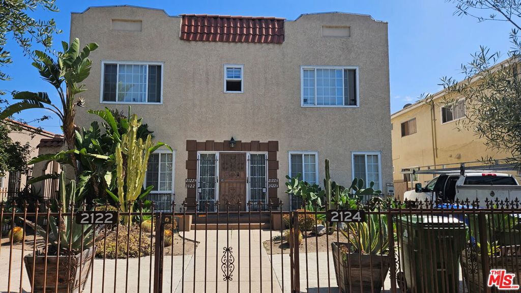 Property Photo:  2122 6th Avenue  CA 90018
