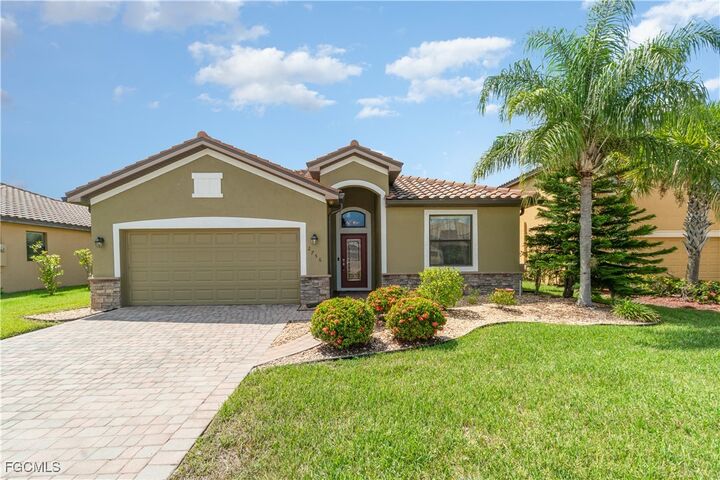 Property Photo: 2756 Via Piazza Loop FL 33905