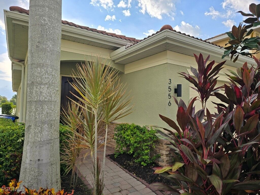 Property Photo:  3556 Brittons Court  FL 33916 