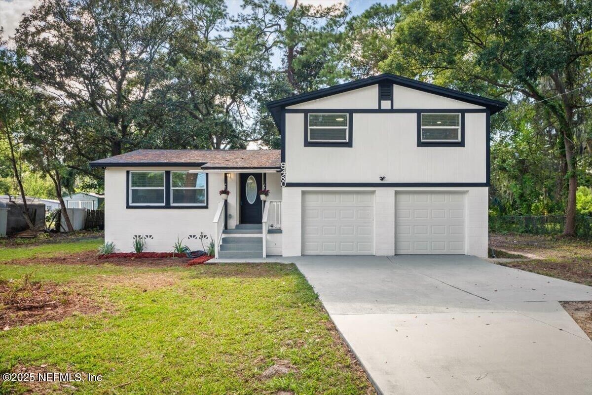Property Photo:  9480 Carbondale Drive E  FL 32208 