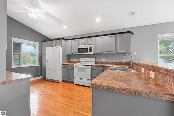 Property Photo:  3763 Creekside Drive 29  MI 49684 