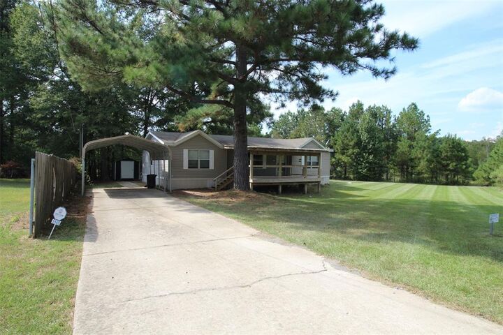 Property Photo: 5589 Grace Ann Lane LA 71107
