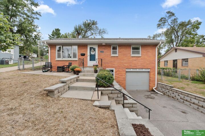 Property Photo: 6133 Hamilton Street NE 68132