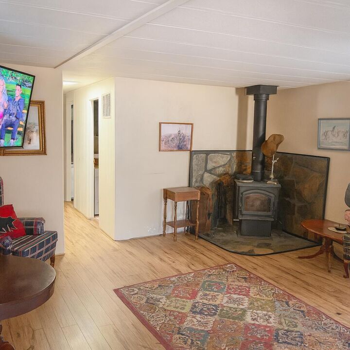 Property Photo: 66945 Central Street OR 97703