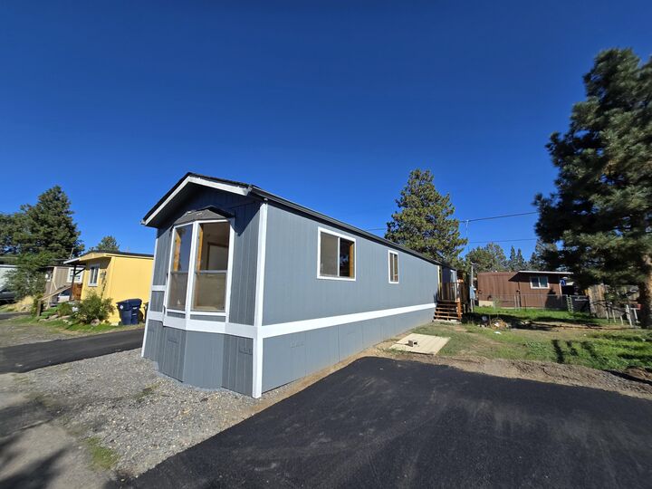 Property Photo: 63930 N Hwy 97 42 OR 97701
