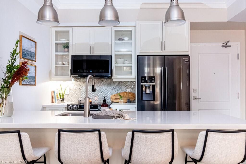 Property Photo: 81 Robinson Street 203 ON L8P 0C2