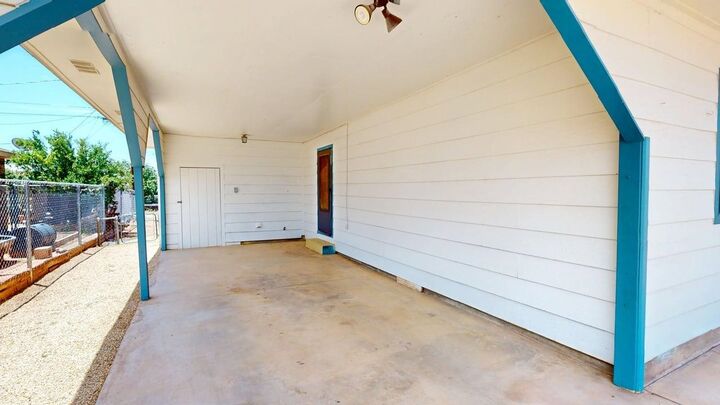 Property Photo:  802 1/2 Larkspur St  NM 88310-0000 