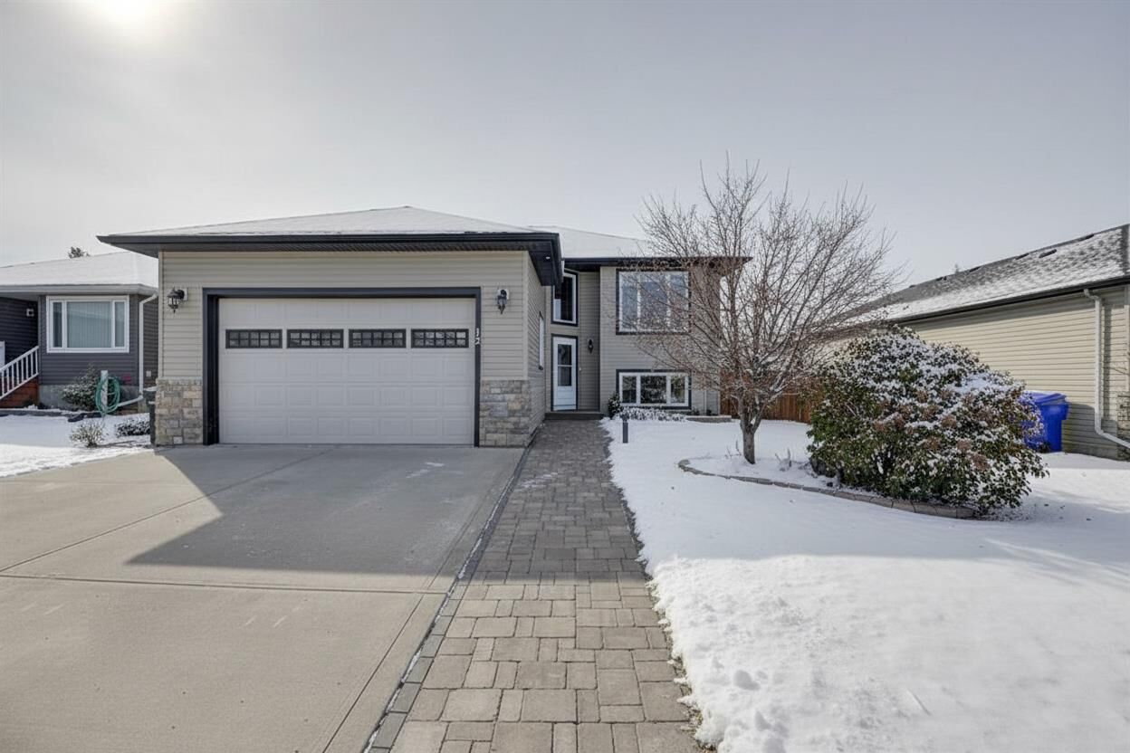 Property Photo:  12 Vermont Close  AB T4H 0C3 