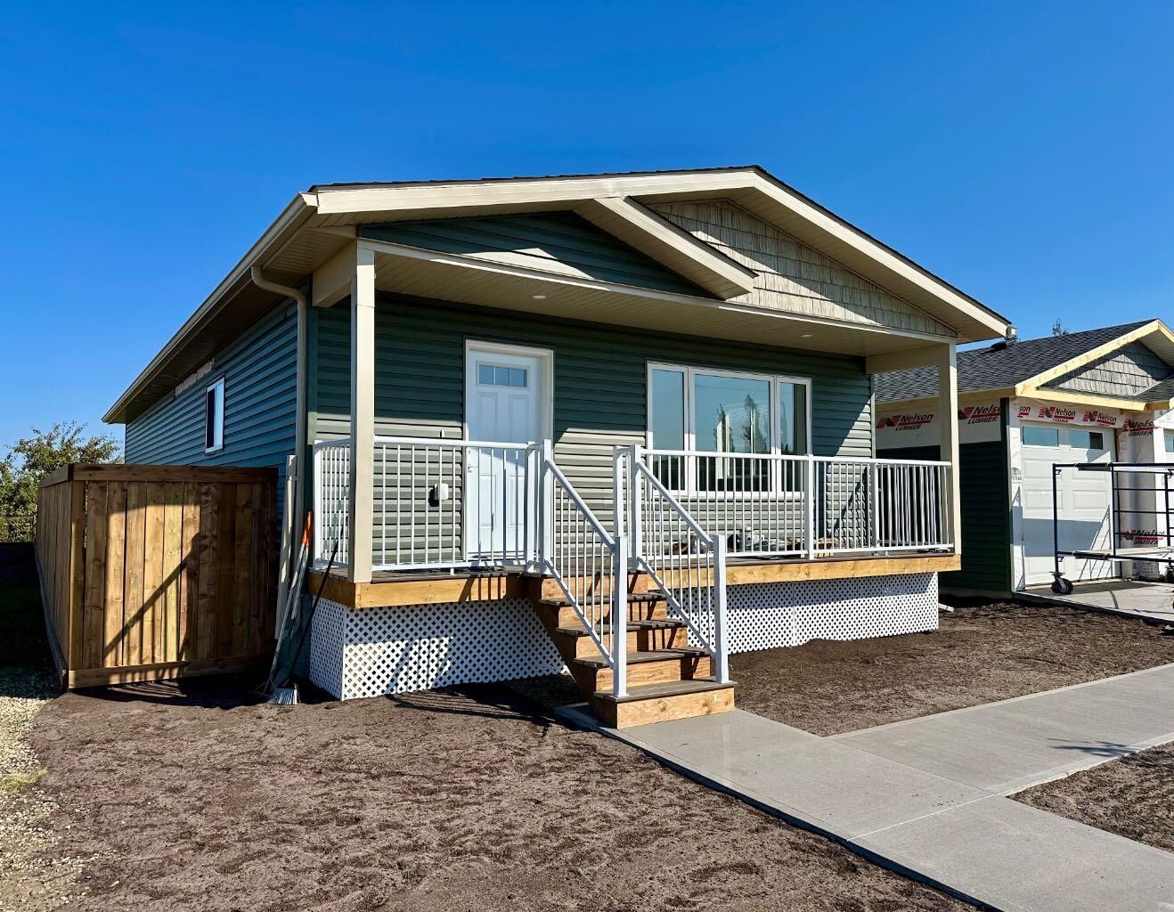 Property Photo:  1232 5 Avenue SW  AB T0G 2A4 