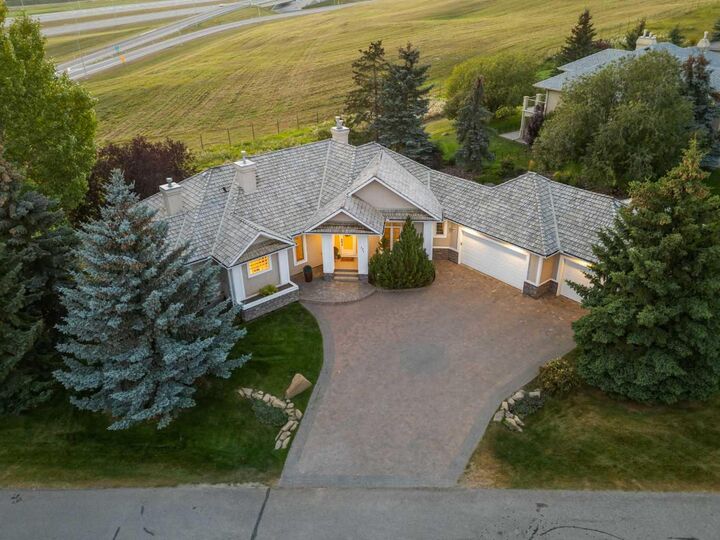 Property Photo:  171 Slopeview Drive SW  AB T3H 4G6 