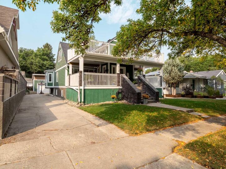 Property Photo: 1012 16 Street S AB T1K 1X1