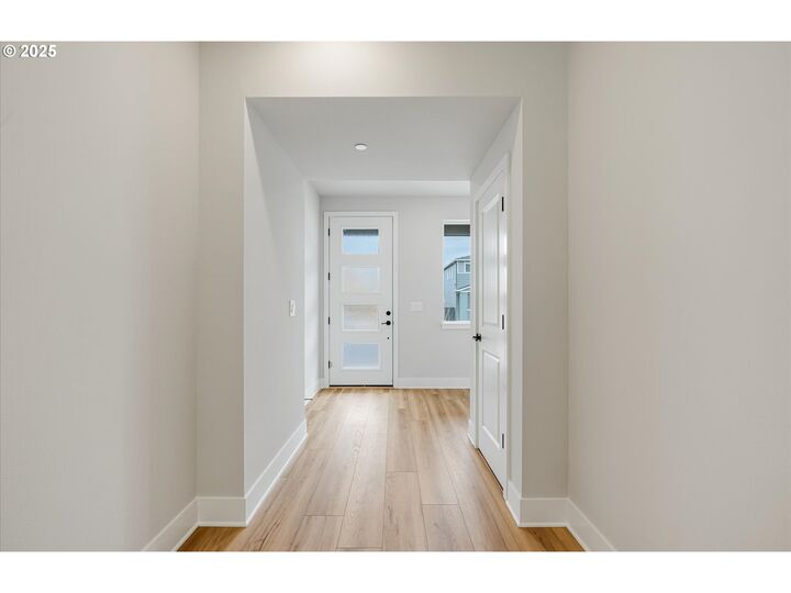 Property Photo: 380 W Laurel St WA 98671
