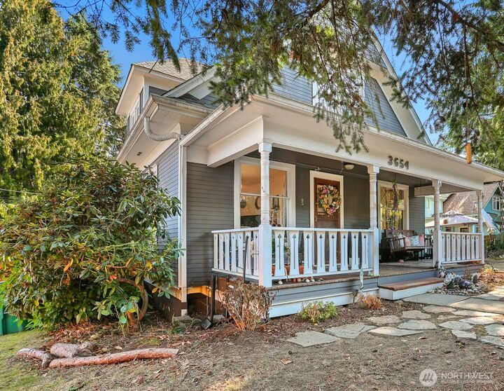 Property Photo:  3654  35th Avenue W  WA 98199 