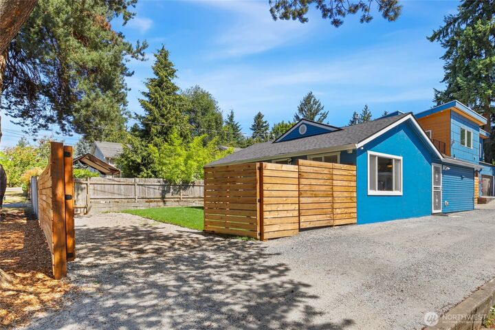 Property Photo:  13548  Ashworth Avenue N  WA 98125 