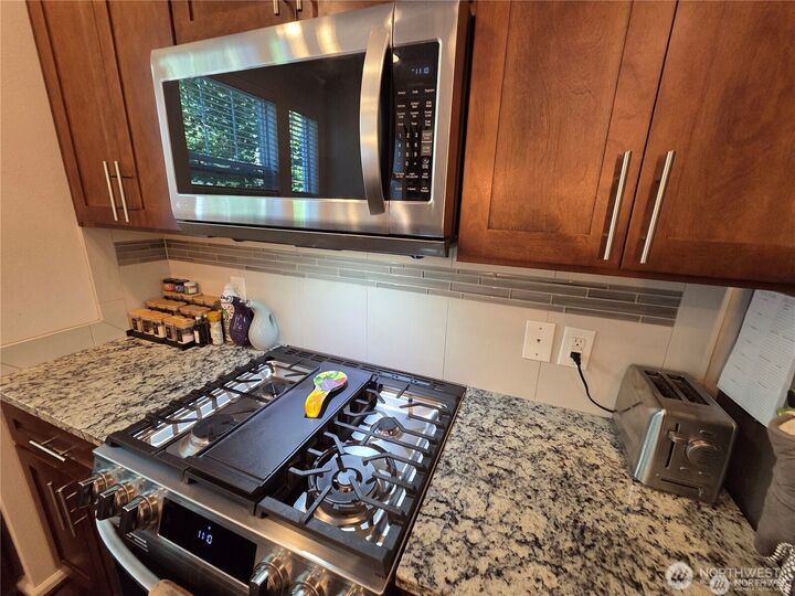 Property Photo:  11004  20th Drive SE  WA 98208 