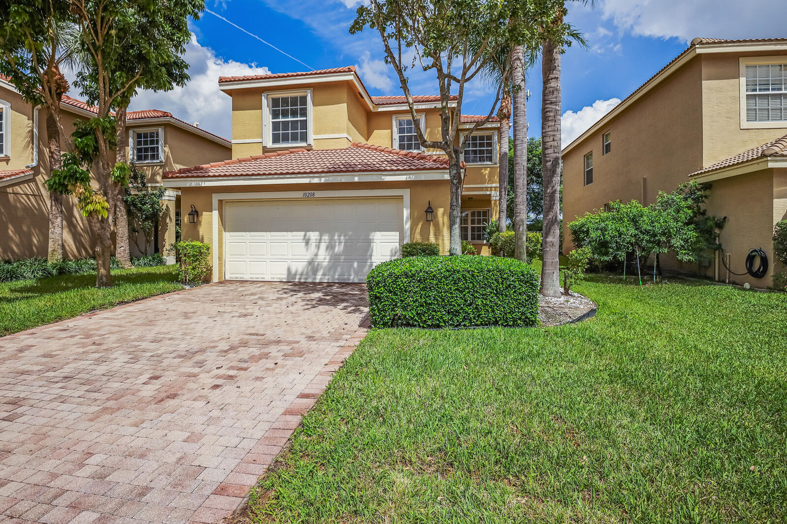 Property Photo:  10208 White Water Lily Way  FL 33437 