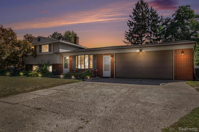 Property Photo: 5807 Shetland Way MI 48327