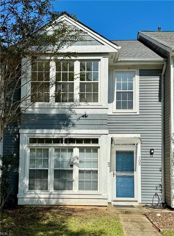 Property Photo:  105 Clydesdale Dr  VA 23693 