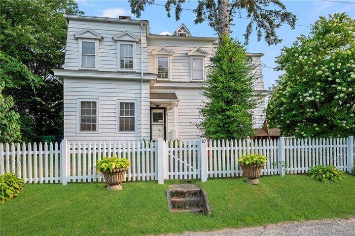 10 Hendricks Street  South Kingstown RI 02879 photo