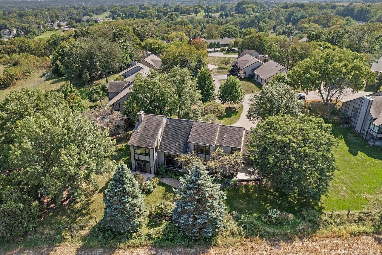 Property Photo:  414 Clearview Court  WI 53548 