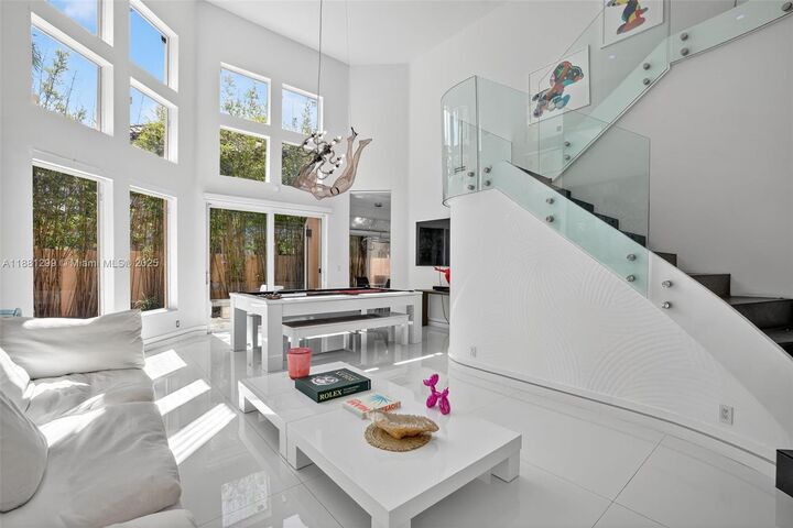 Property Photo: 3710 NE 208th Ter FL 33180