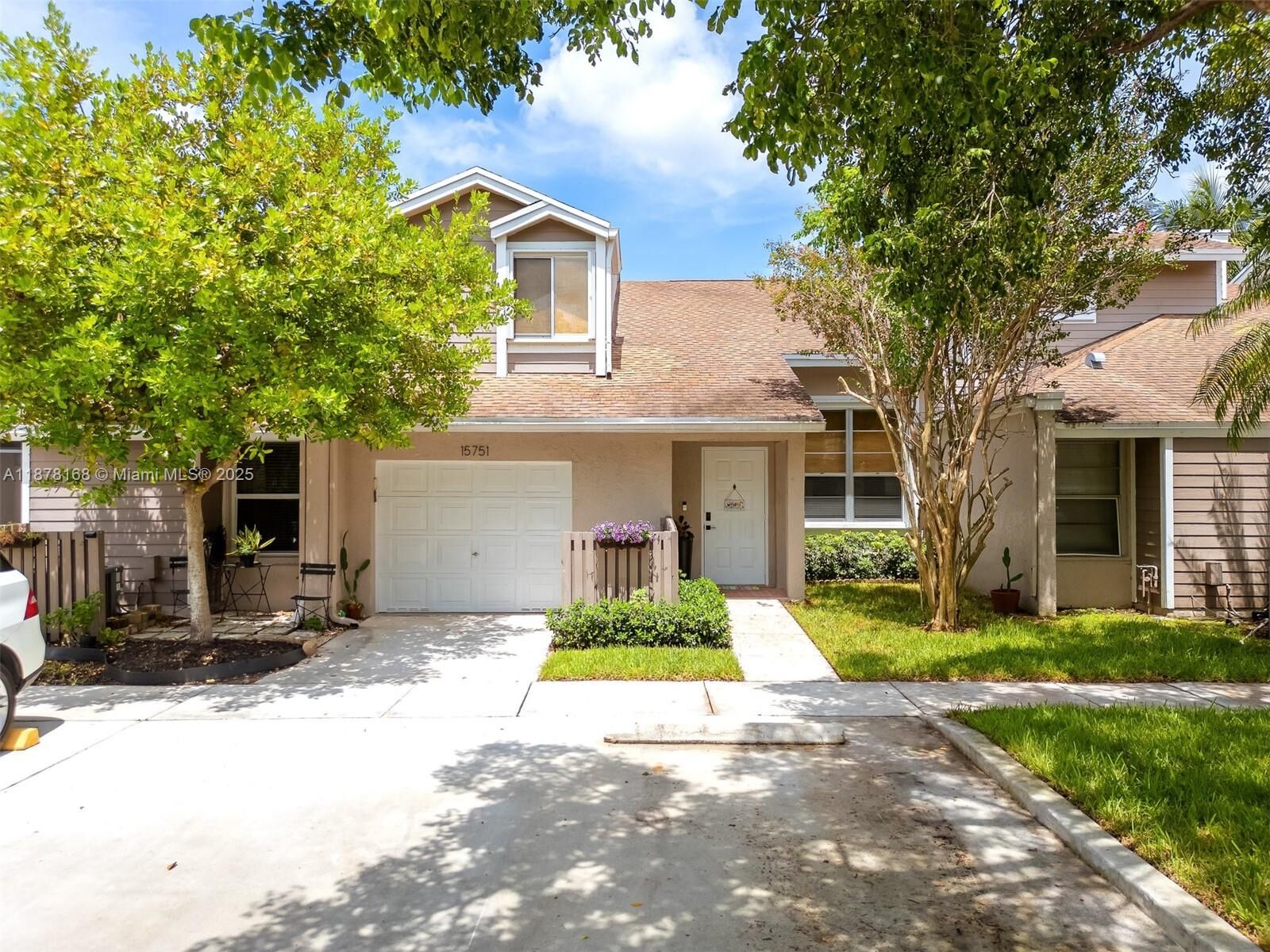 Property Photo:  15751 Woodgate Pl C  FL 33326 