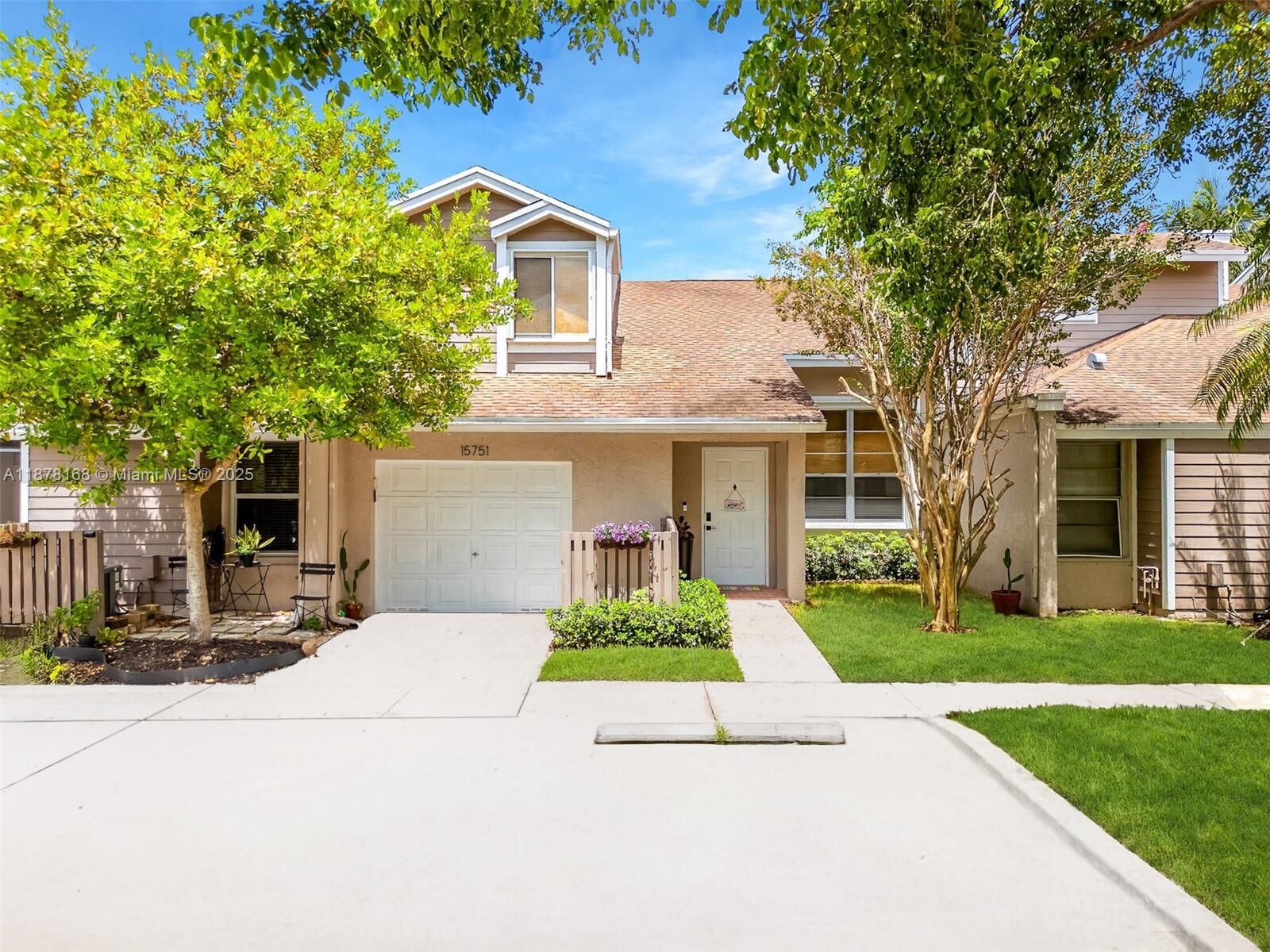 Property Photo:  15751 Woodgate Pl C  FL 33326 