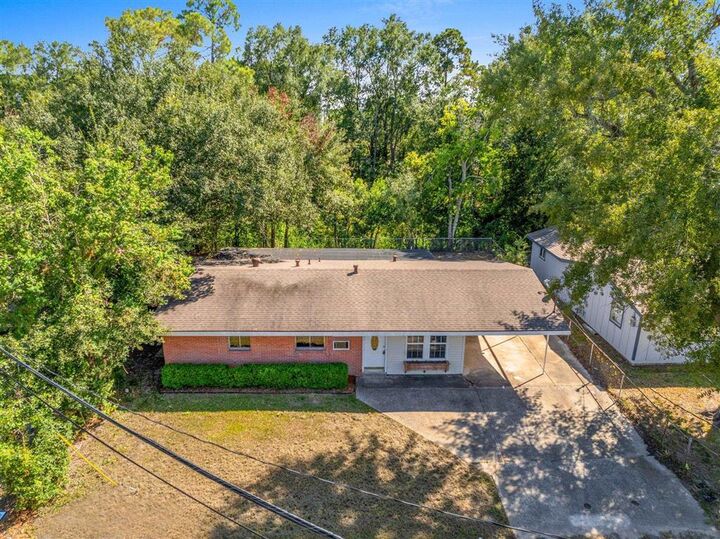 Property Photo:  1624 Cactus Drive  LA 70601 