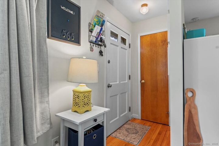 Property Photo:  565 Pond Point Avenue  CT 06460