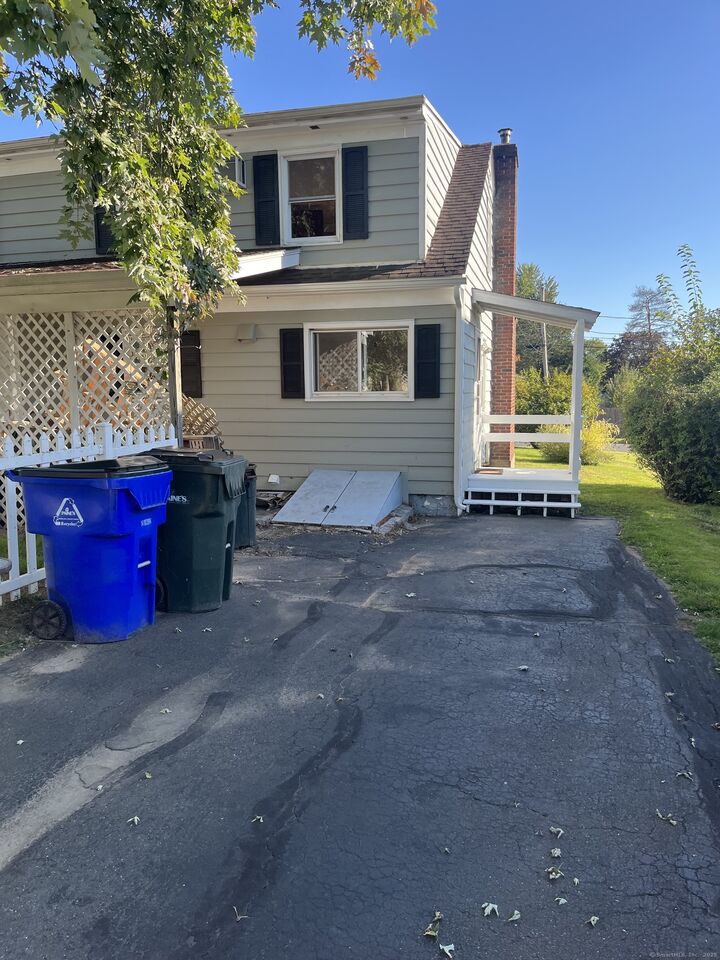 Property Photo: 186 Grove Street CT 06096