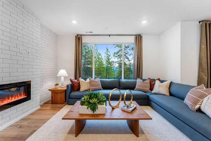 Property Photo: 16517 E 30th Ln WA 99037